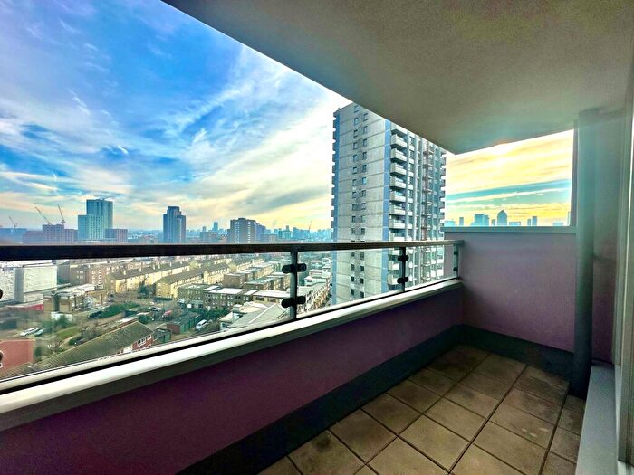 2 Bedroom Apartment To Rent In Mallard Point, Rainhill Way, E3