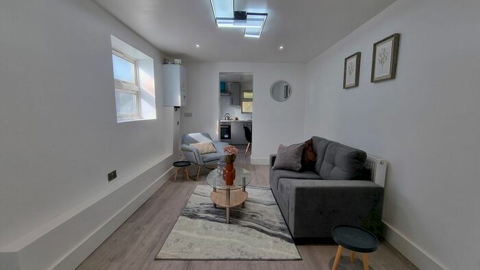 2 Bedroom Flat To Rent In Lee Bridge Road, London, E10