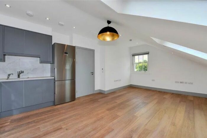 1 Bedroom Flat To Rent In Castlebar Road, London, W5