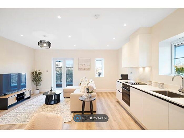 2 Bedroom Flat To Rent In Beechwood Grove, London, W3