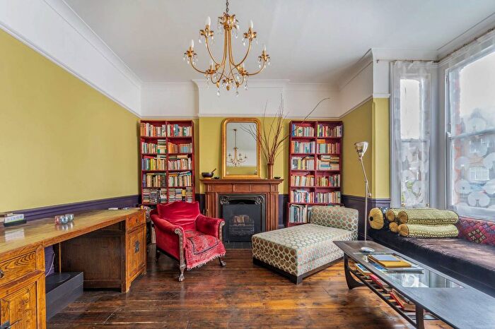 5 Bedroom Semi-Detached House For Sale In Connaught Road, Harlesden, London, NW10