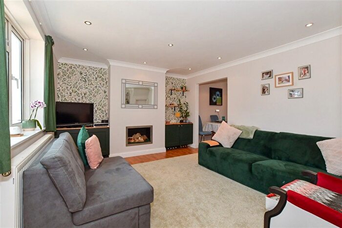 3 Bedroom Semi-Detached House For Sale In Ifield Road, West Green, Crawley, West Sussex, RH11