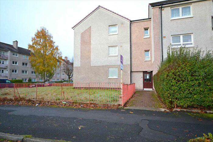 3 Bedroom Flat For Sale In Raithburn Road, Castlemilk, Glasgow, G45