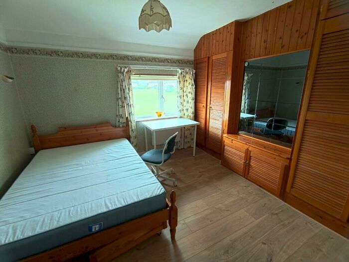 1 Bedroom Semi-Detached House To Rent In Brabazon Road, BS34