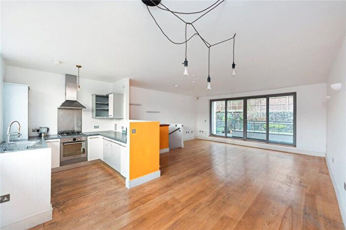 3 Bedroom Terraced House To Rent In Compton Terrace, Hermitage Road, London, N4