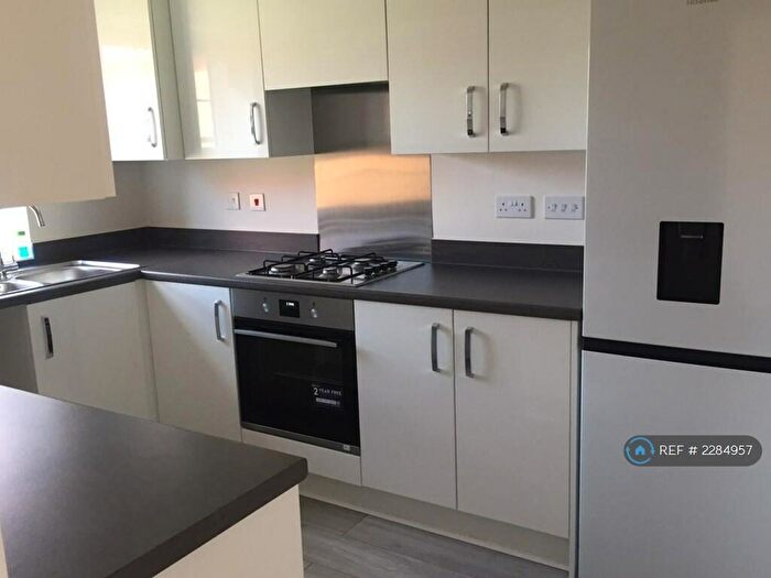6 Bedroom Detached House To Rent In Fieldfare Way, Coventry, CV4
