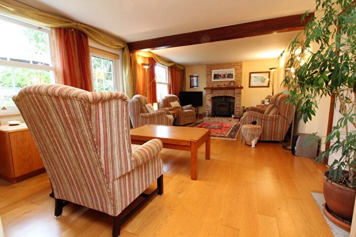 4 Bedroom Detached House For Sale In Astwick Road, Stotfold, Hitchin, SG5
