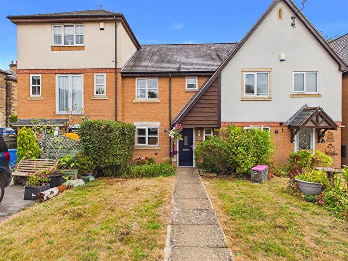 3 Bedroom Town House For Sale In Lakeside Close, Old Whittington, Chesterfield, S41