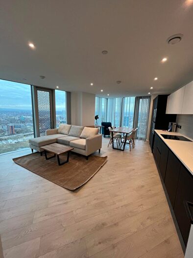 2 Bedroom Apartment To Rent In Trinitiy Way, Manchester, M3