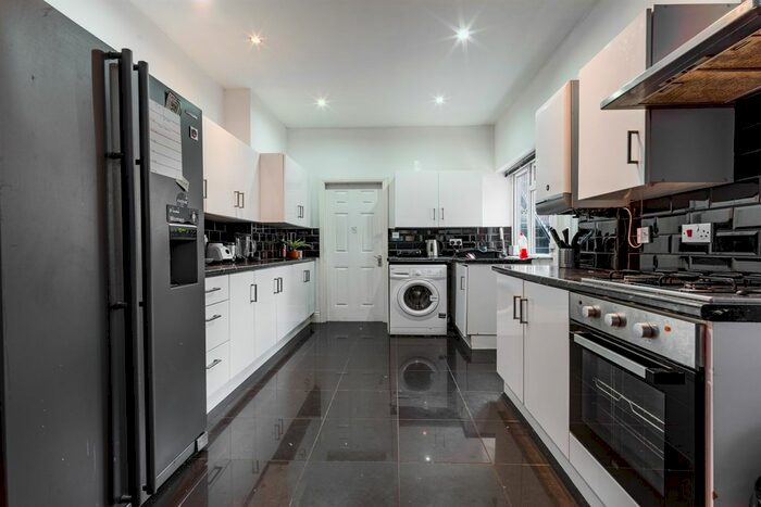 3 Bedroom Property To Rent In Glenthorn Road, Jesmond, Newcastle Upon Tyne, NE2