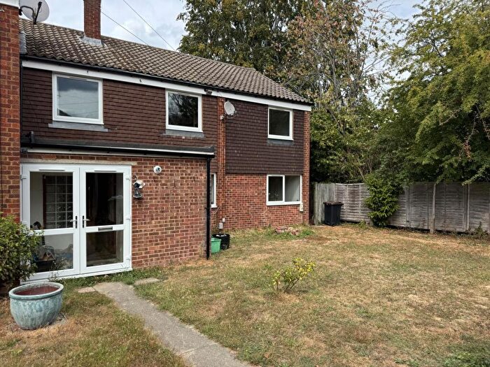 5 Bedroom End Of Terrace House For Sale In Clay Wood Close, Orpington, BR6