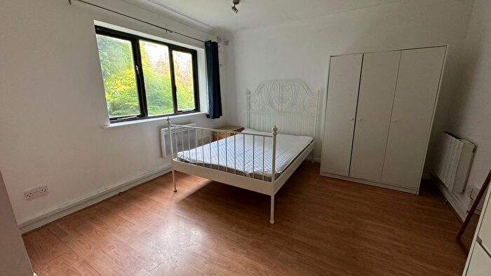 Studio To Rent In The Avenue, Northwood, HA6