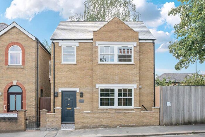 2 Bedroom Detached House For Sale In Inverton Road, London, SE15