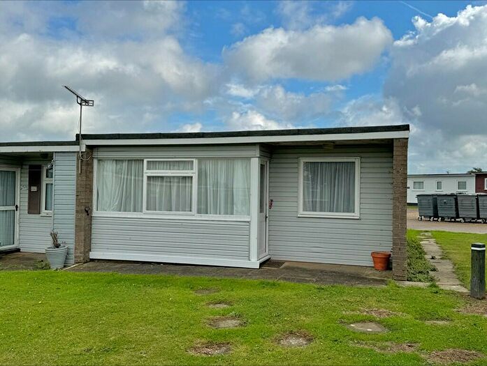 2 Bedroom Chalet For Sale In Sundowner, Hemsby, NR29