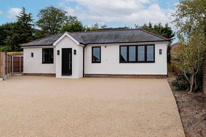 3 Bedroom Detached Bungalow For Sale In Ampthill Road, Maulden, Bedford, MK45