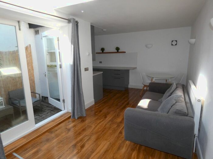 1 Bedroom Flat To Rent In Wick Road, Hackney, London, E9