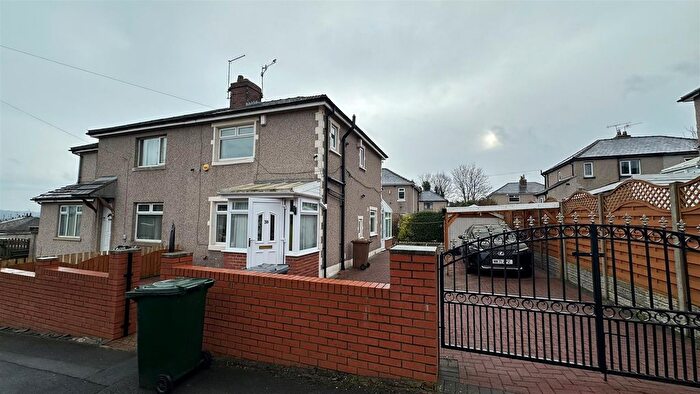 3 Bedroom Semi-Detached House To Rent In Albert Avenue, Idle, Bradford, BD10