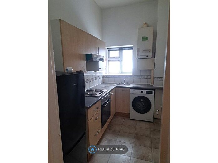 1 Bedroom Flat To Rent In Brunswick Street, Morley, Leeds, LS27