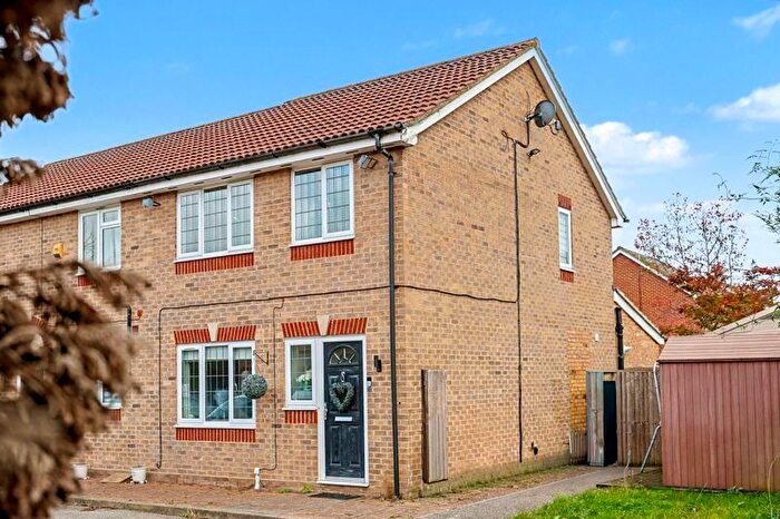 3 Bedroom End Terrace House For Sale In Osprey Road, Waltham Abbey, EN9