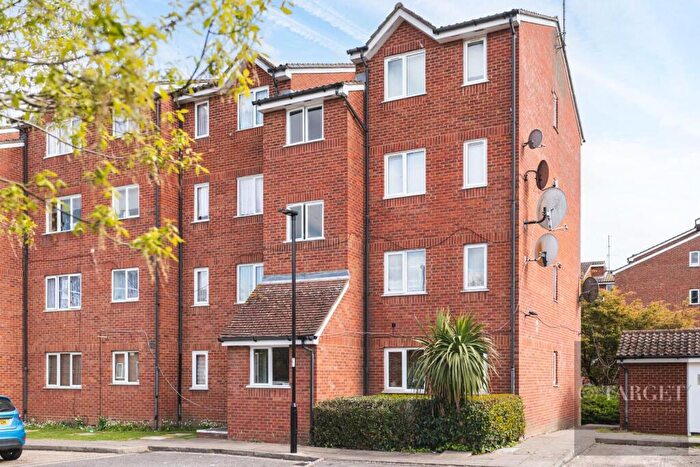 1 Bedroom Flat For Sale In Linnet Close, London, N9