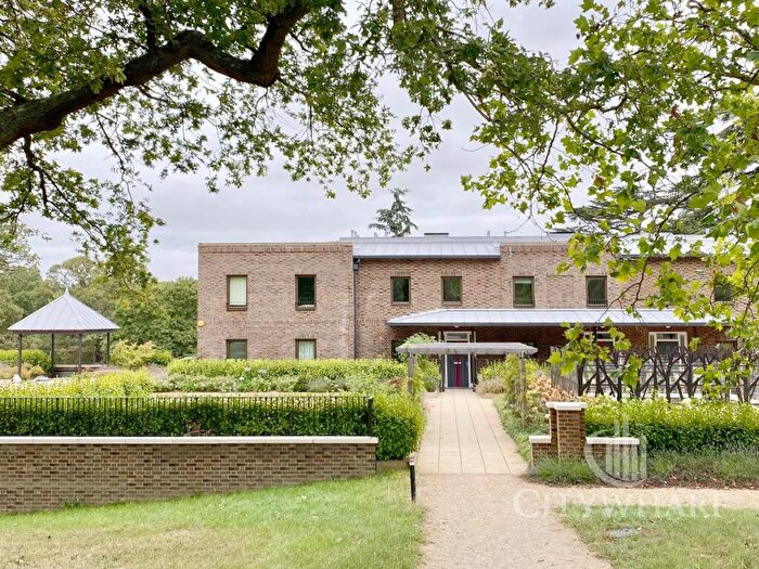 5 Bedroom Semi-Detached House To Rent In Daffodil Crescent, Barnet, EN4