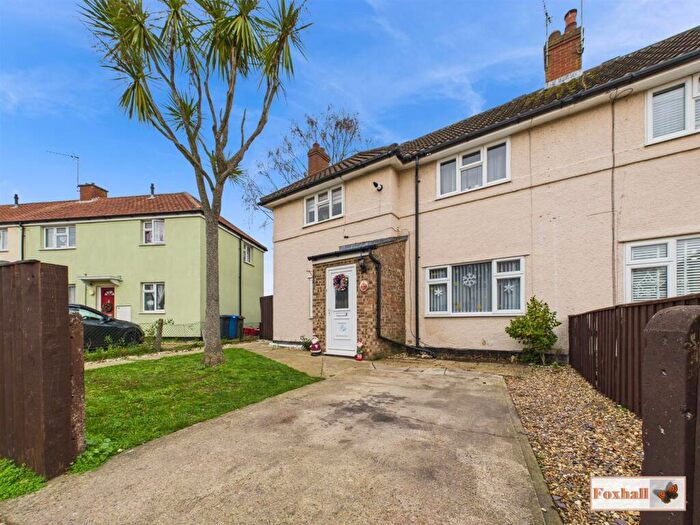 3 Bedroom Semi Detached House For Sale In Nacton Crescent, Ipswich, IP3