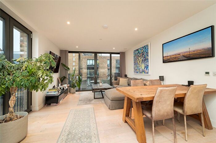 2 Bedroom Flat For Sale In Cobalt Place, London, SW11