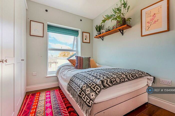 1 Bedroom Penthouse To Rent In Malpas Road, Brockley, SE4
