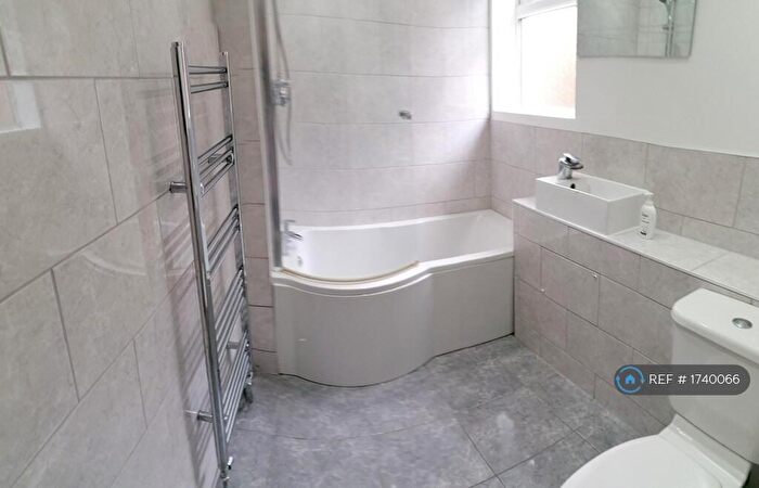 1 Bedroom Flat To Rent In Croft Road, Benfleet, SS7