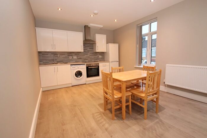 2 Bedroom Flat To Rent In Town Road, London, N9