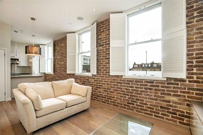 2 Bedroom Flat To Rent In Kingston Road, Wimbledon, SW19