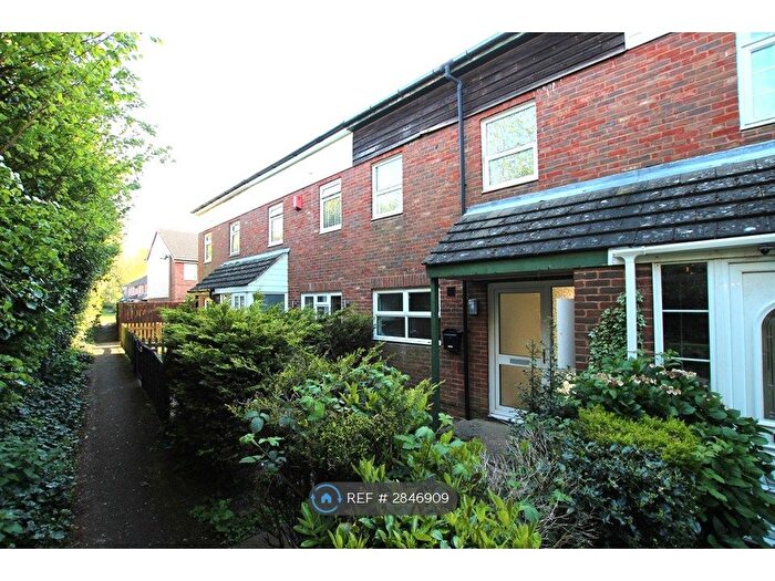 4 Bedroom Terraced House To Rent In Plumpton Walk, Maidstone, ME15