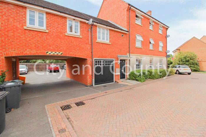 2 Bedroom Flat To Rent In Lyvelly Gardens, Peterborough, PE1
