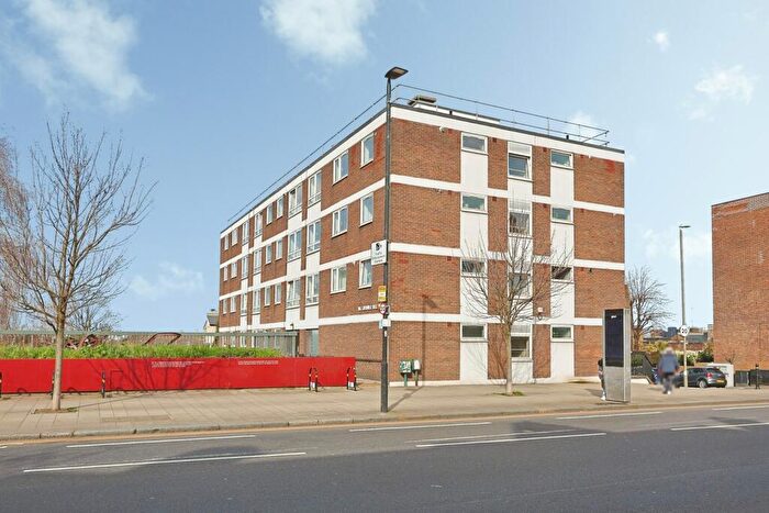 1 Bedroom Flat For Sale In Lavender Hill, London, SW11