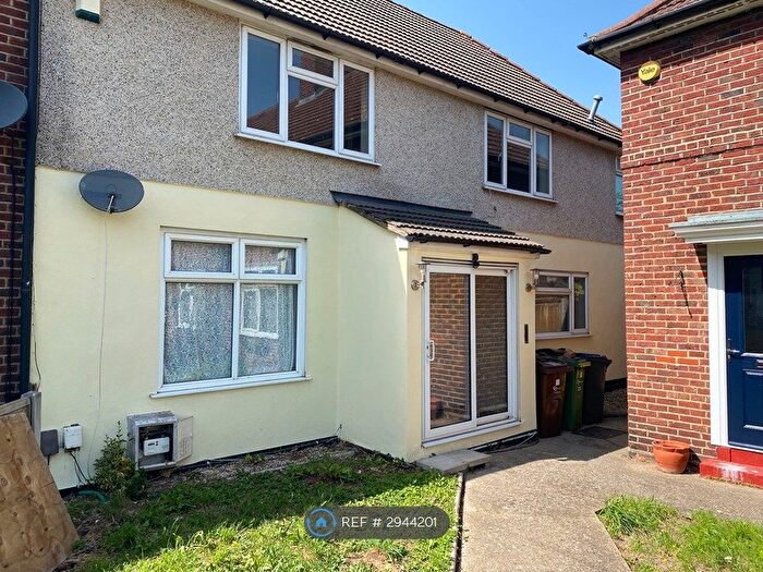 6 Bedroom End Of Terrace House To Rent In Becontree Avenue, Dagenham, RM8