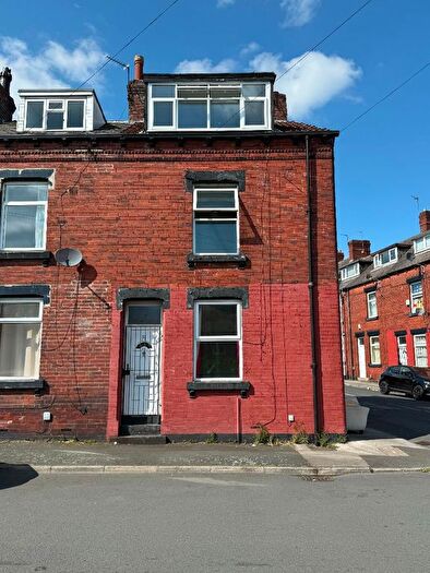 2 Bedroom Terraced House For Sale In Ivy Avenue, Leeds, LS9