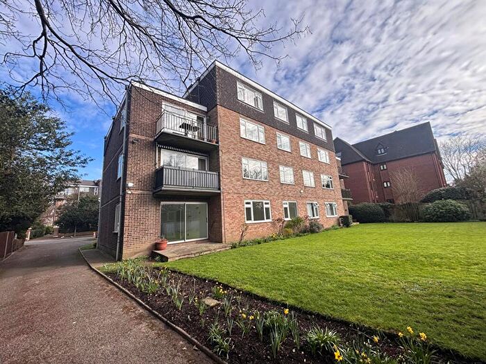 2 Bedroom Flat For Sale In Wickham Road, Beckenham, BR3