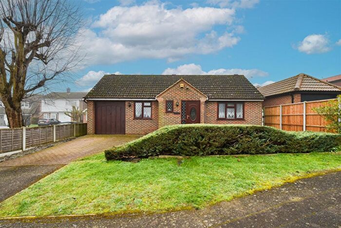 3 Bedroom Detached Bungalow For Sale In Glen Hazel, Hook End, Brentwood, CM15