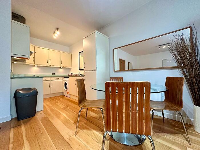 2 Bedroom Flat To Rent In Clock Tower Apartments, Queens Road, Brighton, BN1