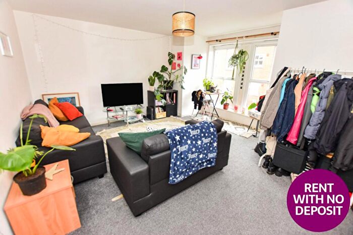 2 Bedroom Flat To Rent In Rook Street, Hulme, Manchester, M15