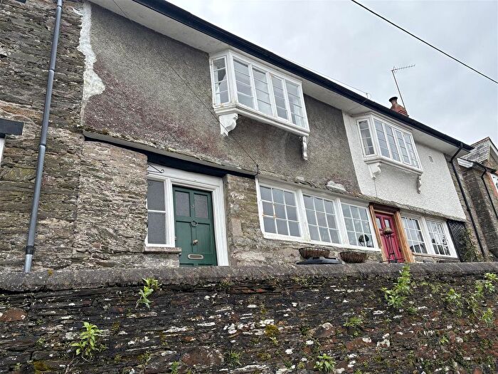 3 Bedroom Cottage To Rent In Eliot Terrace, Saltash, PL12