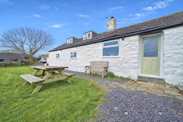 3 Bedroom End Of Terrace House For Sale In Brynhudfa, Clynnog Fawr, LL54