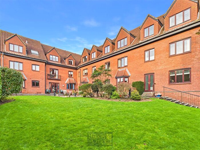 1 Bedroom Apartment For Sale In Chelmsford Road, Shenfield, Brentwood, Essex, CM15