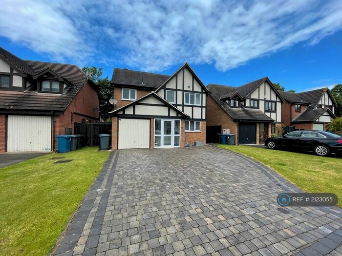 4 Bedroom Detached House To Rent In Derwent Close, Nottingham, NG2