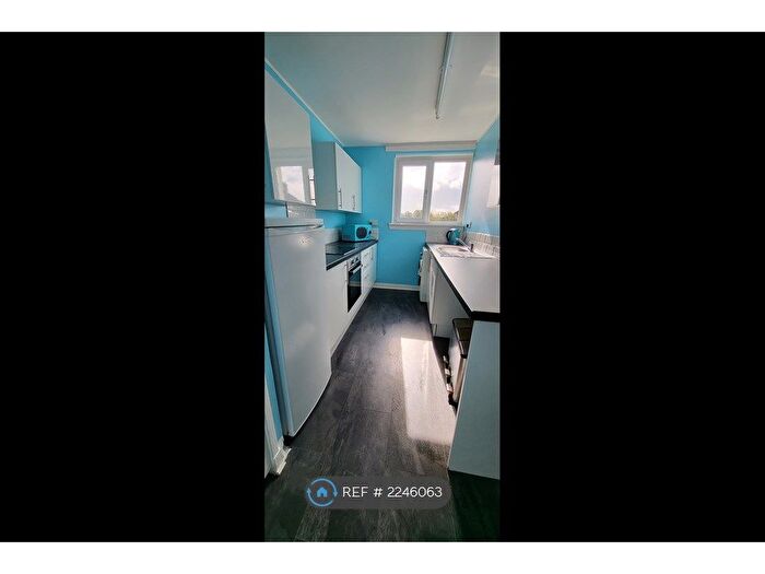 2 Bedroom Flat To Rent In Tollcross Road, Glasgow, G32