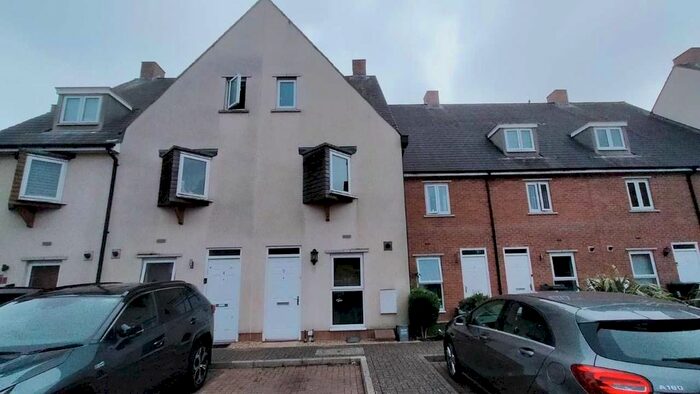 3 Bedroom Detached House To Rent In School Mead, Abbots Langley, Hertfordshire, WD5