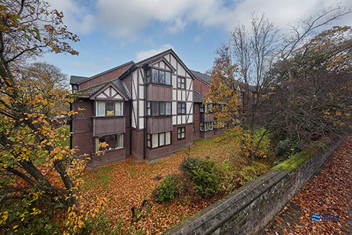 2 Bedroom Apartment For Sale In Grassendale Road, Grassendale, L19