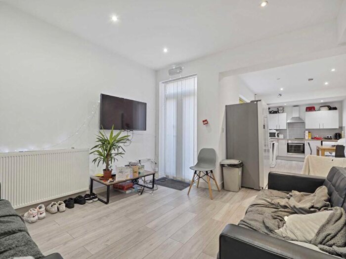 6 Bedroom Terraced House To Rent In Furness Road, Fallowfield, M14