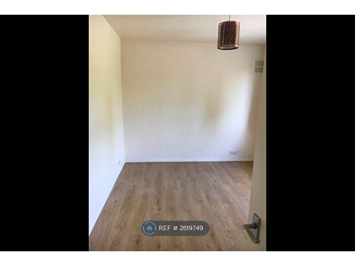 1 Bedroom Flat To Rent In St. Awdrys Road, Barking, IG11