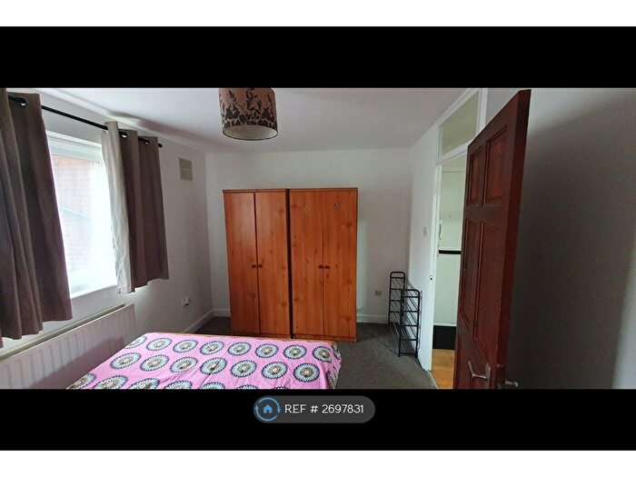 1 Bedroom Flat To Rent In Makepeace Road, Northolt, UB5
